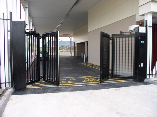 Puerta para acceso de vehículos Quick Folding Gate de Gunnebo